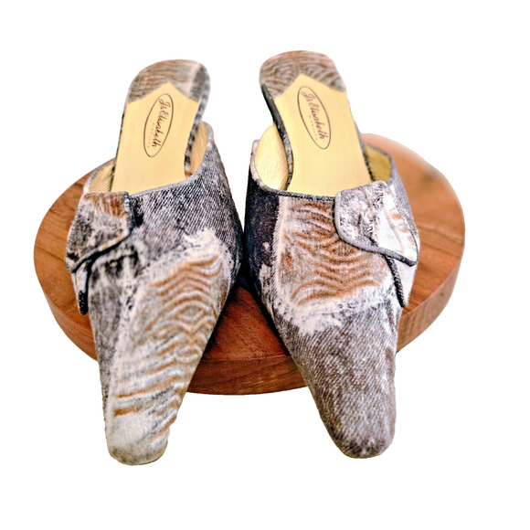 J & Elisabeth Shoes - J & Elisabeth for Analpa mules feature a unique patterned fabric texture 38